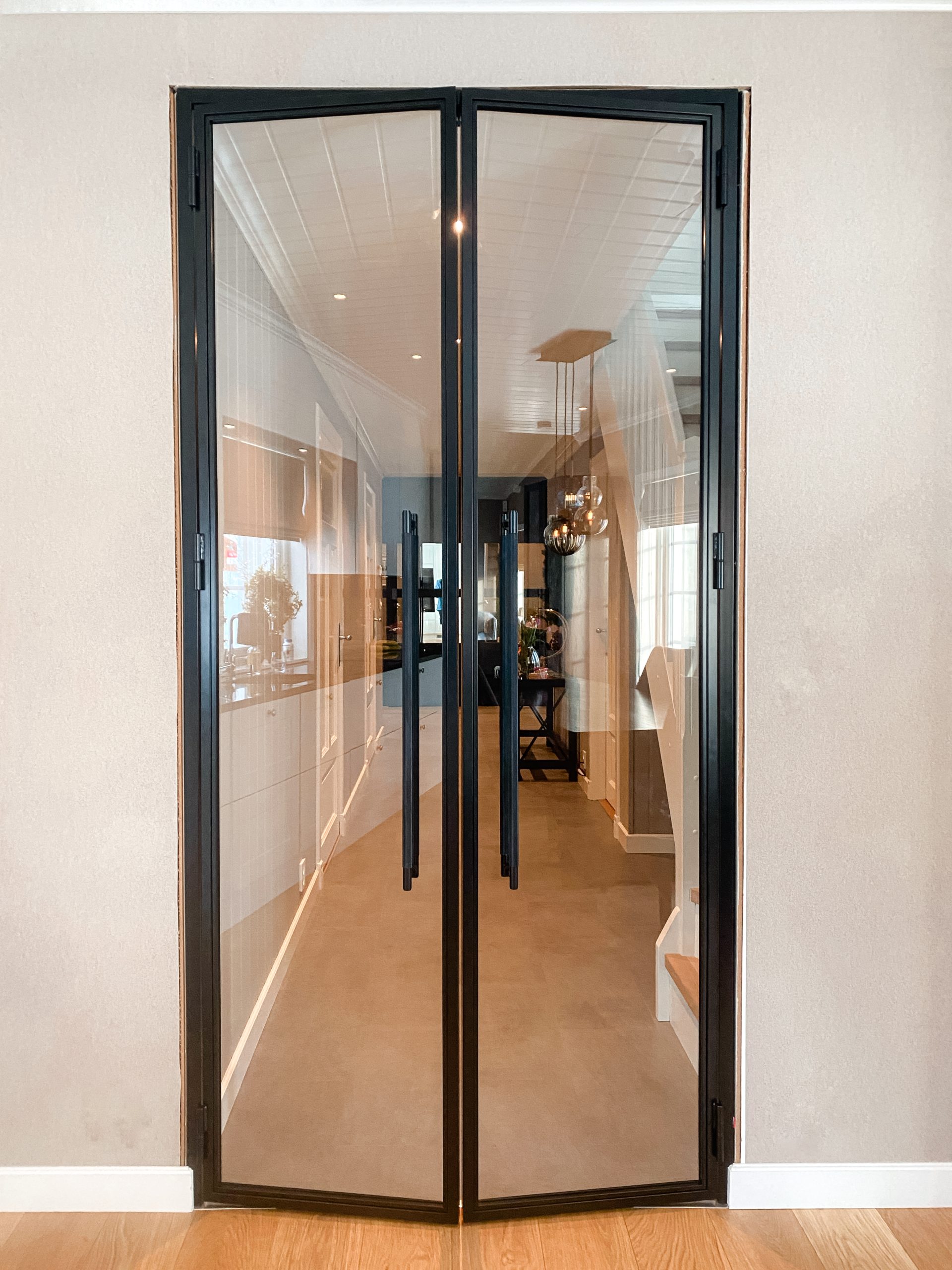 pne-d-rer-til-elegant-hjem-skreddersydde-innerd-rer-med-glass-og